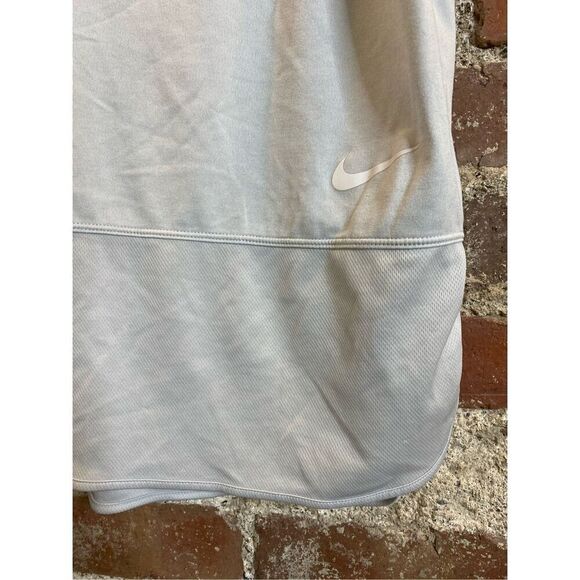 Nike Dri-Fit Light Gray V Neck Athletic Tshirt Women’s Size Medium - Picture 3 of 9